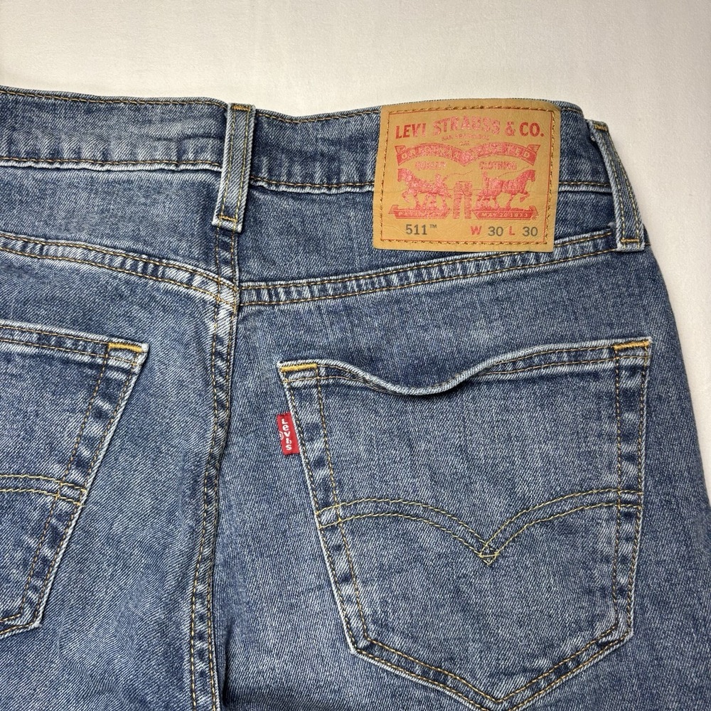 Levi's 511‎ Jeans Men's 30x30 Blue Medium Wash Denim Classic Straight Leg Mid